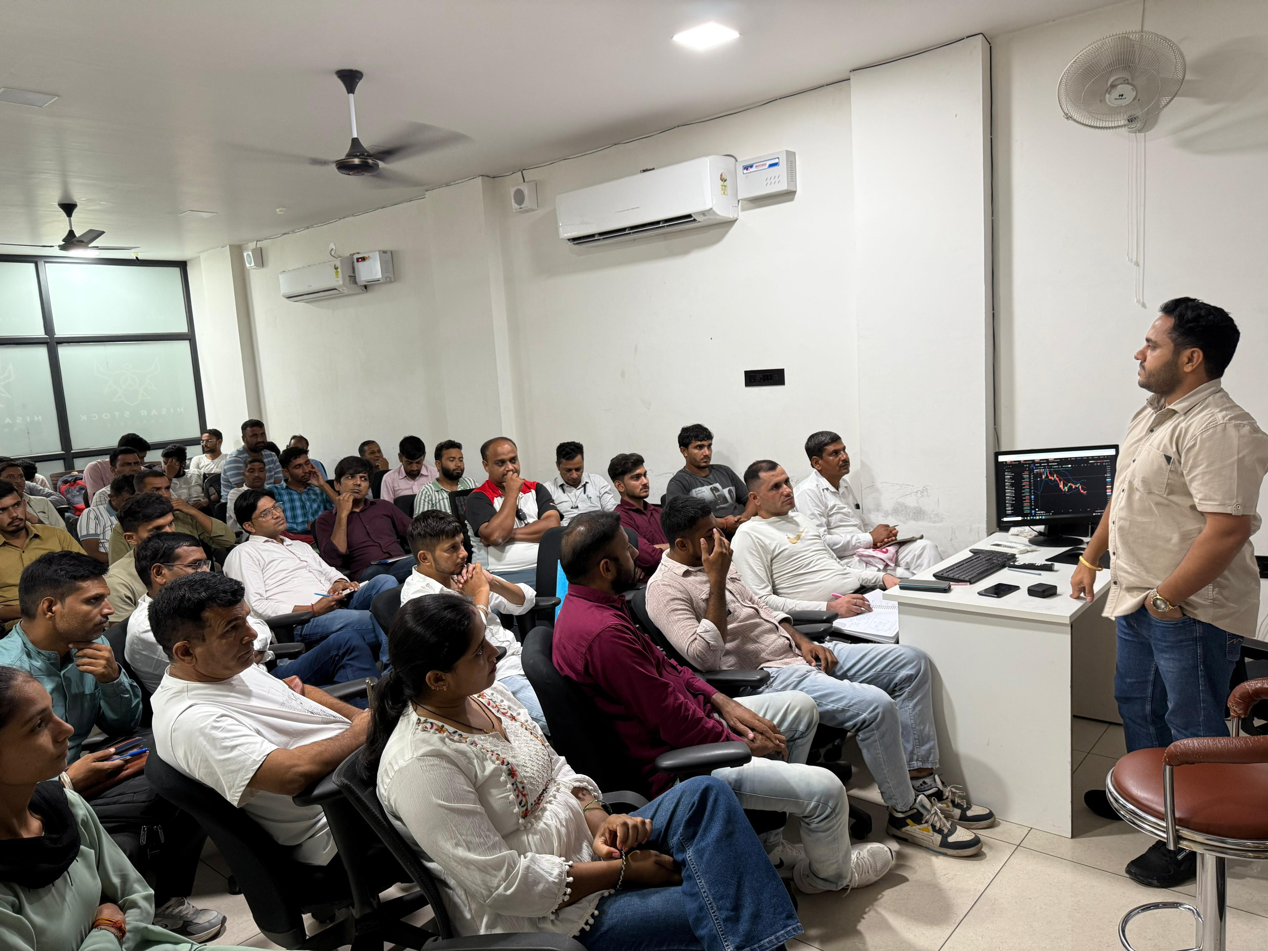Learn Trading with Stock Market Course in Hisar