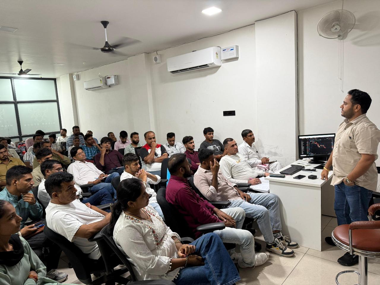 Hisar Stock Analysis: Stock Market Institute in Hisar